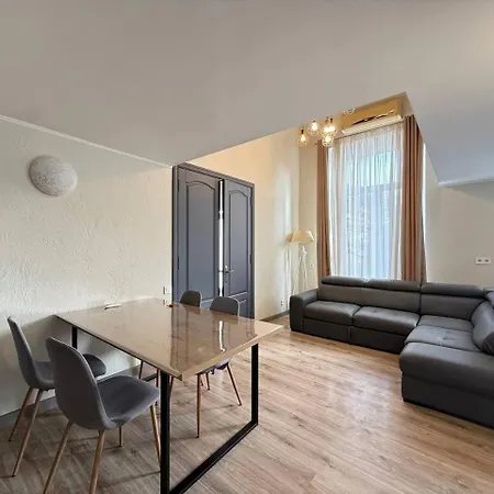 Center 3-bedrooms شقة أوديسا