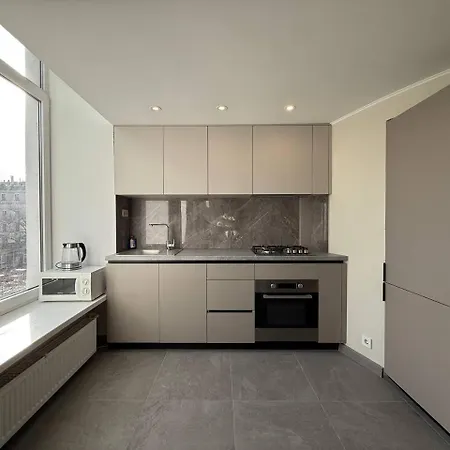 Center 3-bedrooms شقة *