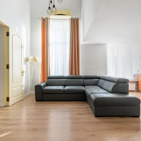 شقة Center 3-bedrooms *