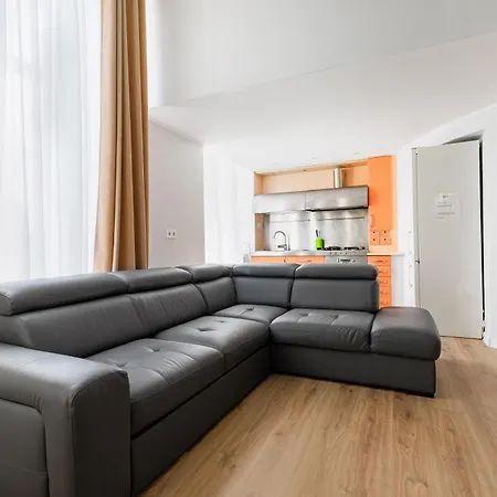 Center 3-bedrooms