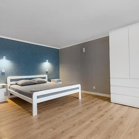 Center 3-bedrooms