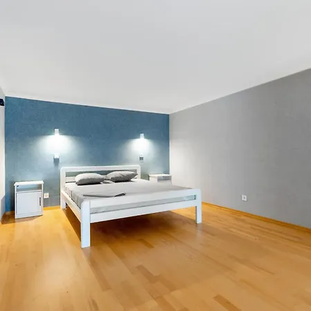Center 3-bedrooms *